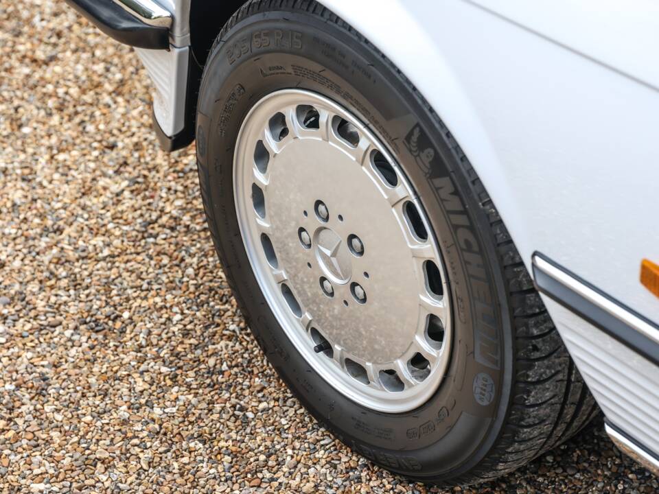 Afbeelding 19/50 van Mercedes-Benz 300 SL (1989)