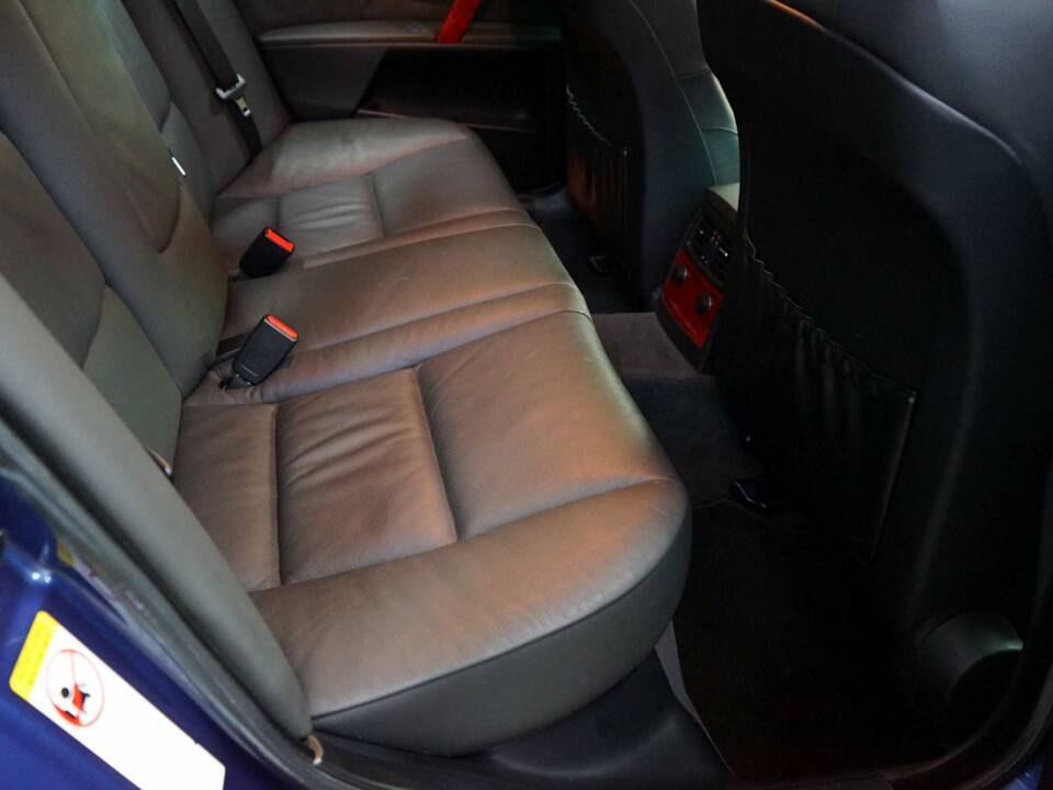 Image 24/45 of ALPINA B5 (2005)