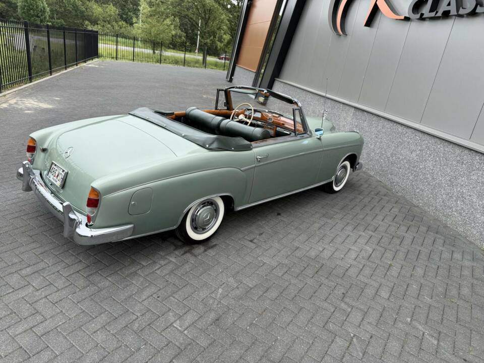 Image 9/50 of Mercedes-Benz 220 S Cabriolet (1958)
