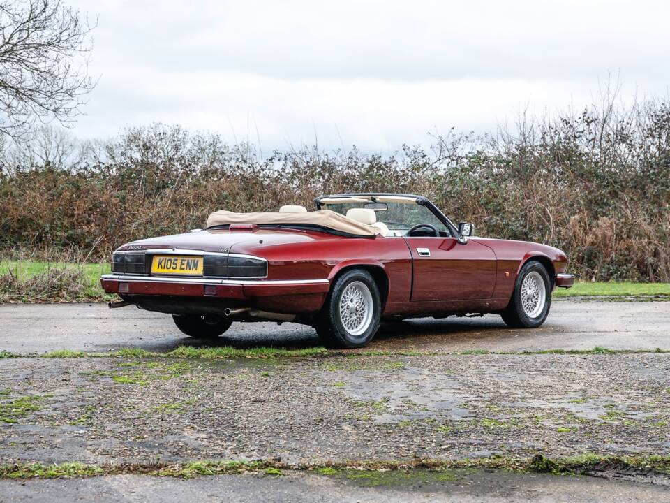 Image 12/45 of Jaguar XJS 5.3 V12 (1993)
