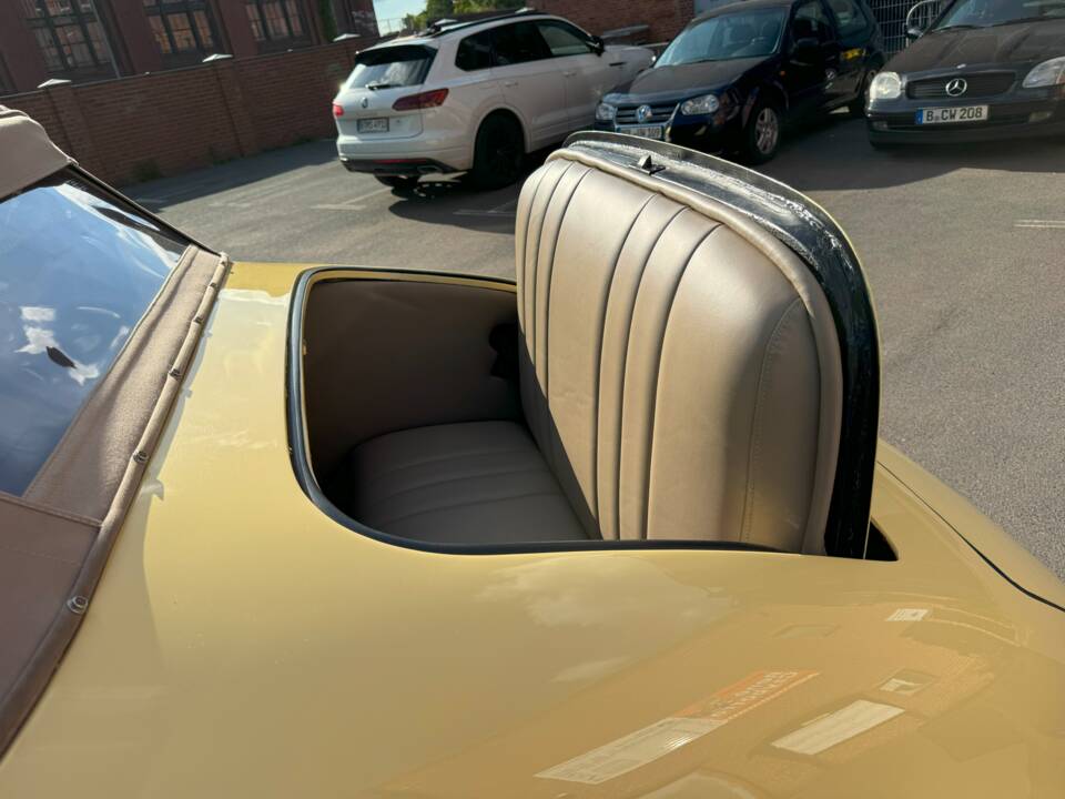 Image 75/75 of Packard One-Twenty (1936)