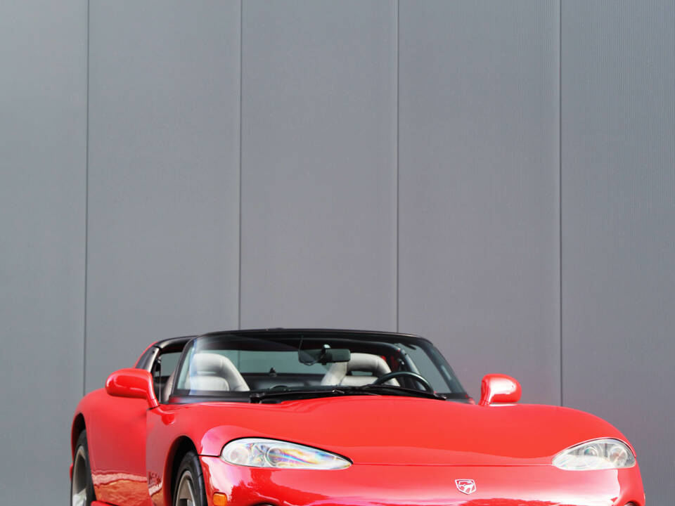 Image 20/61 of Dodge Viper RT&#x2F;10 (1993)