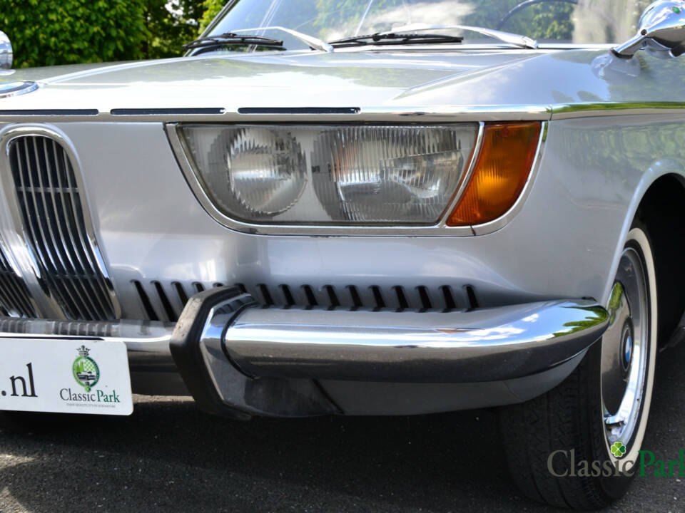 Image 34/50 of BMW 2000 CS (1970)