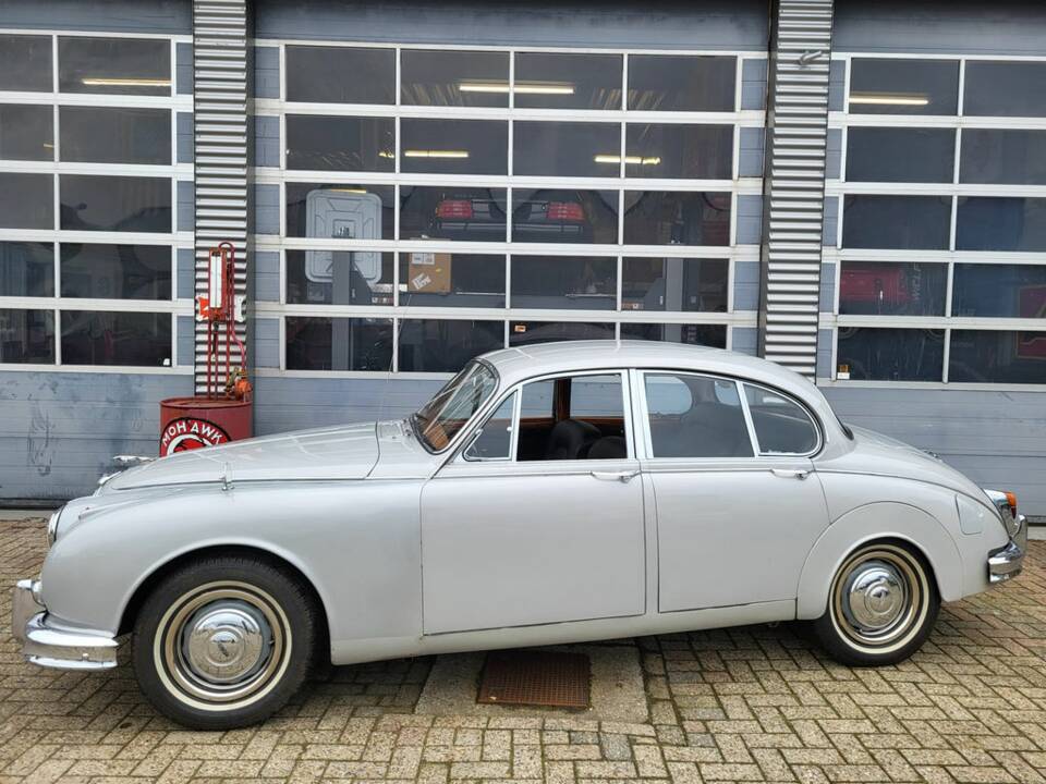 Image 5/8 of Jaguar Mk II 3.8 (1961)