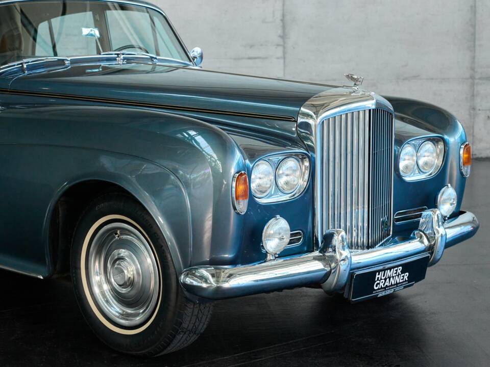 Image 22/50 of Bentley S 3 (1964)