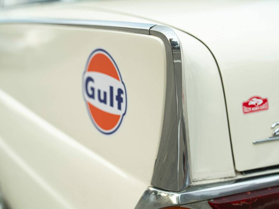 Bild 13/50 von Mercedes-Benz 220 S b (1967)