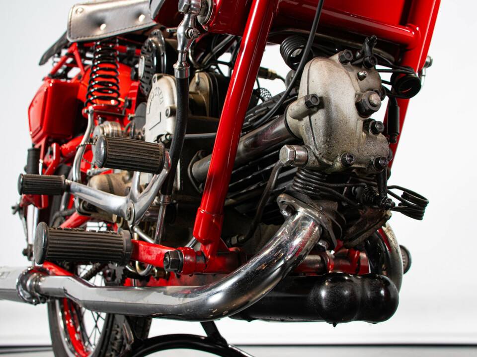 Imagen 45/50 de Moto Guzzi DUMMY (1939)