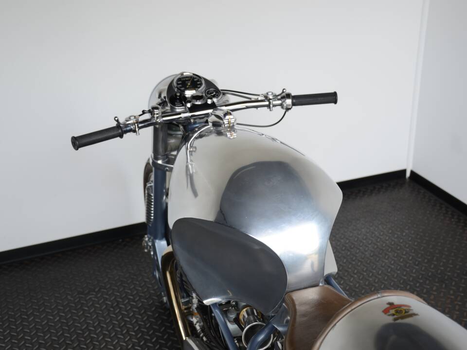 Image 36/42 of Royal Enfield 700 Silver Shotgun (1955)