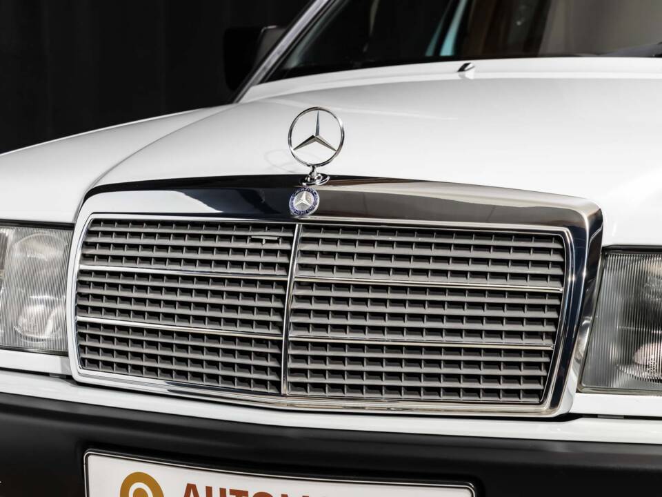 Image 7/78 de Mercedes-Benz 190 E 1.8 (1992)