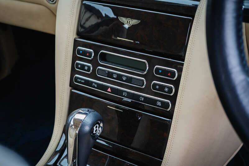 Image 34/47 of Bentley Arnage T (2005)