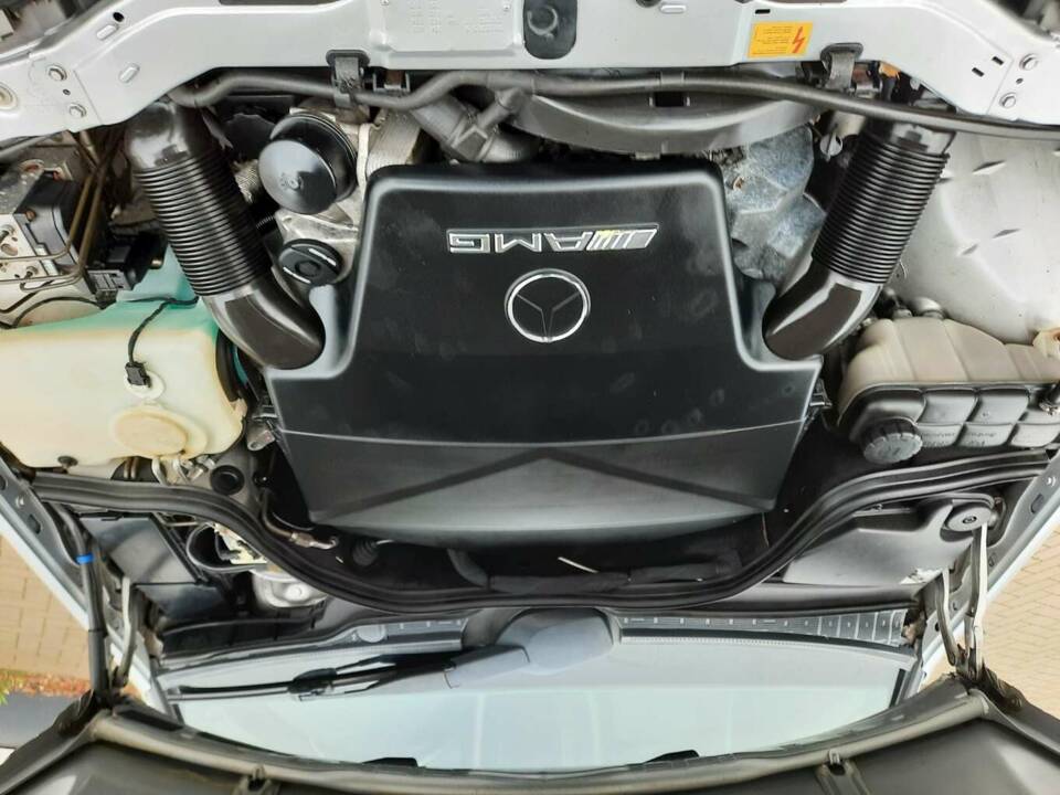 Image 17/19 of Mercedes-Benz C 43 AMG T (1999)