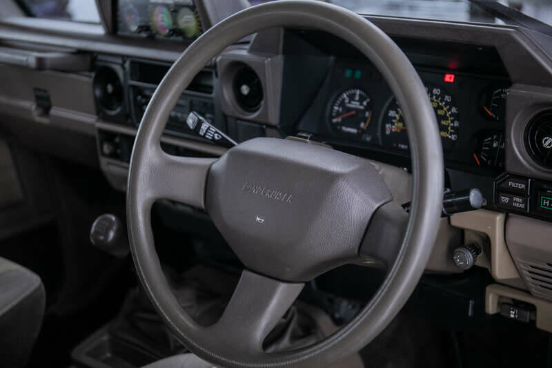 Image 11/46 of Toyota Land Cruiser 2.4 LX Turbo (1992)