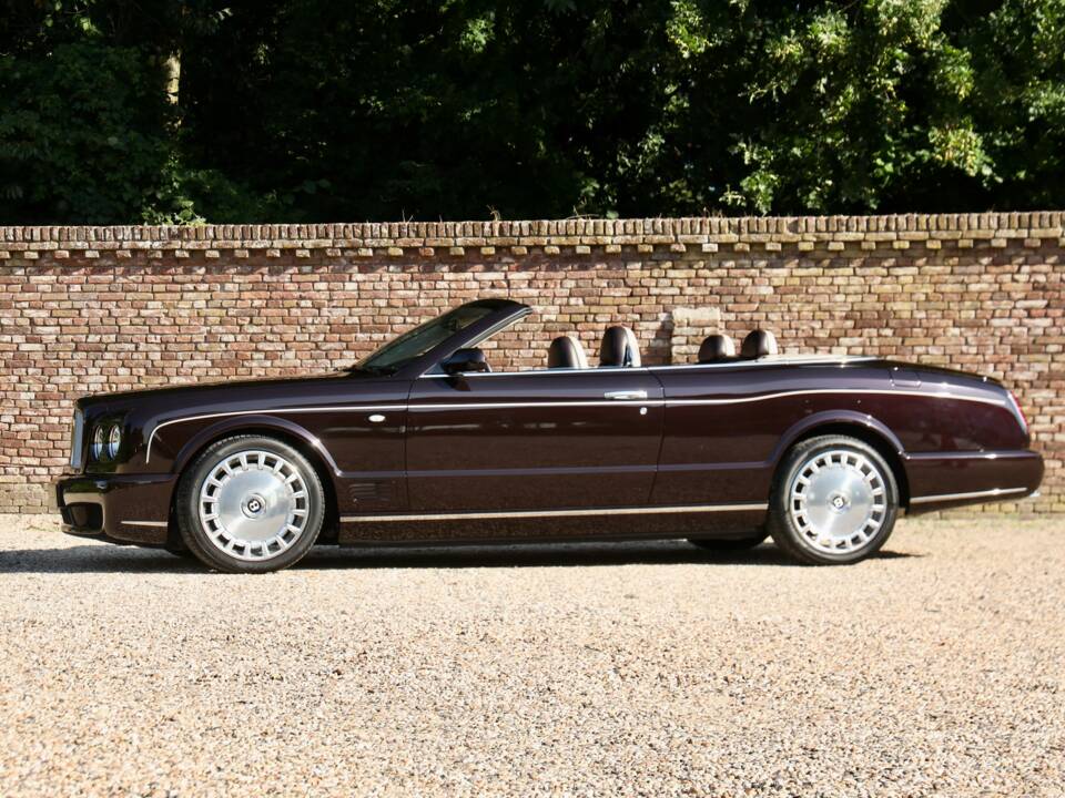 Image 23/50 de Bentley Azure (2008)