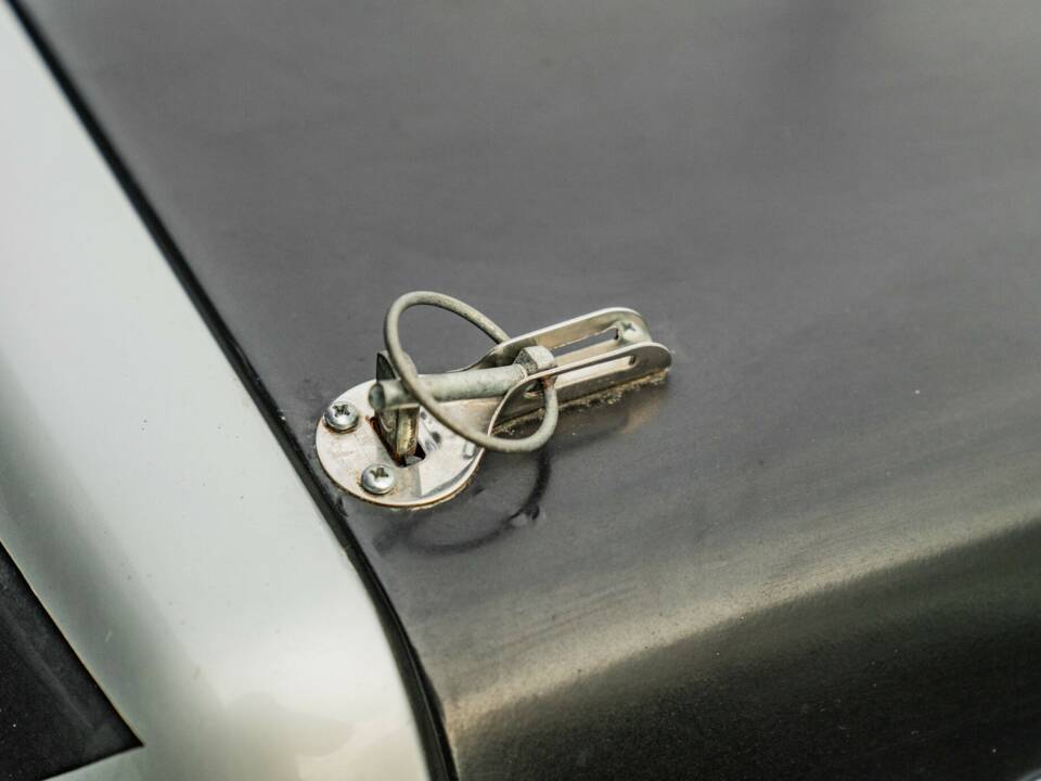 Image 9/40 of Mercedes-Benz 350 SLC (1973)