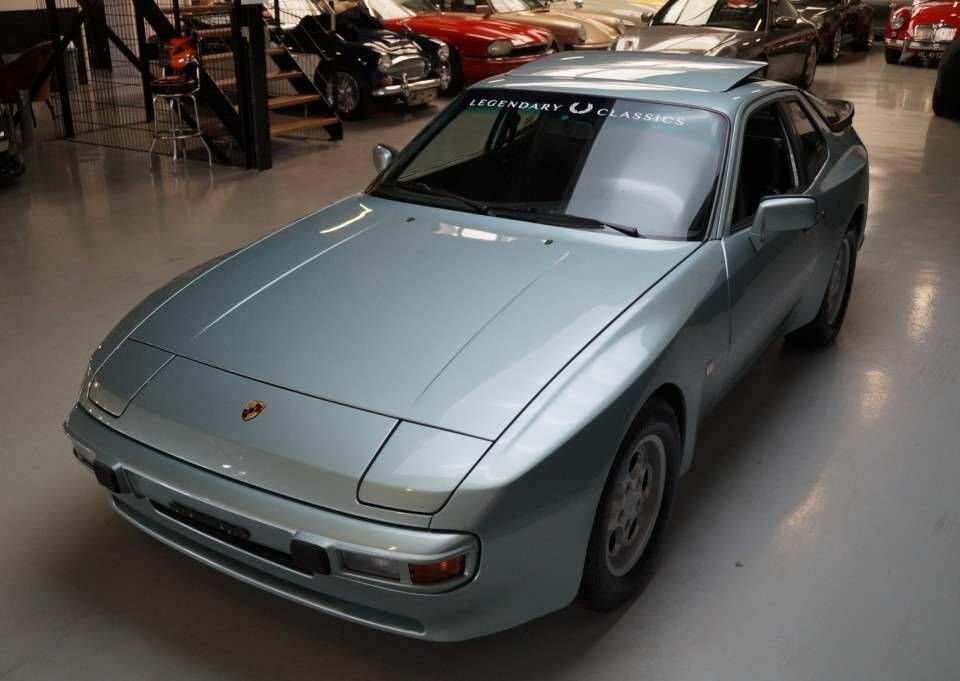 Image 44/50 de Porsche 944 Turbo (1986)