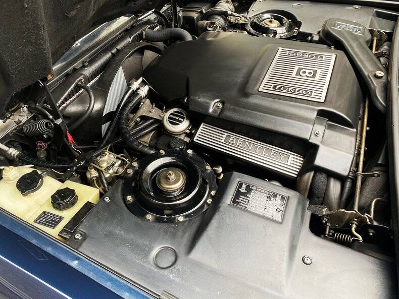 Image 29/50 of Bentley Brooklands R Mulliner (1998)