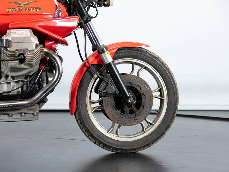 Image 44/49 de Moto Guzzi 850 LeMans (1981)