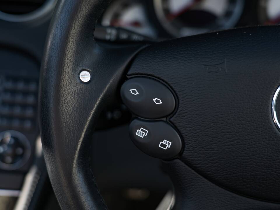 Image 5/51 of Mercedes-Benz SL 65 AMG (2007)
