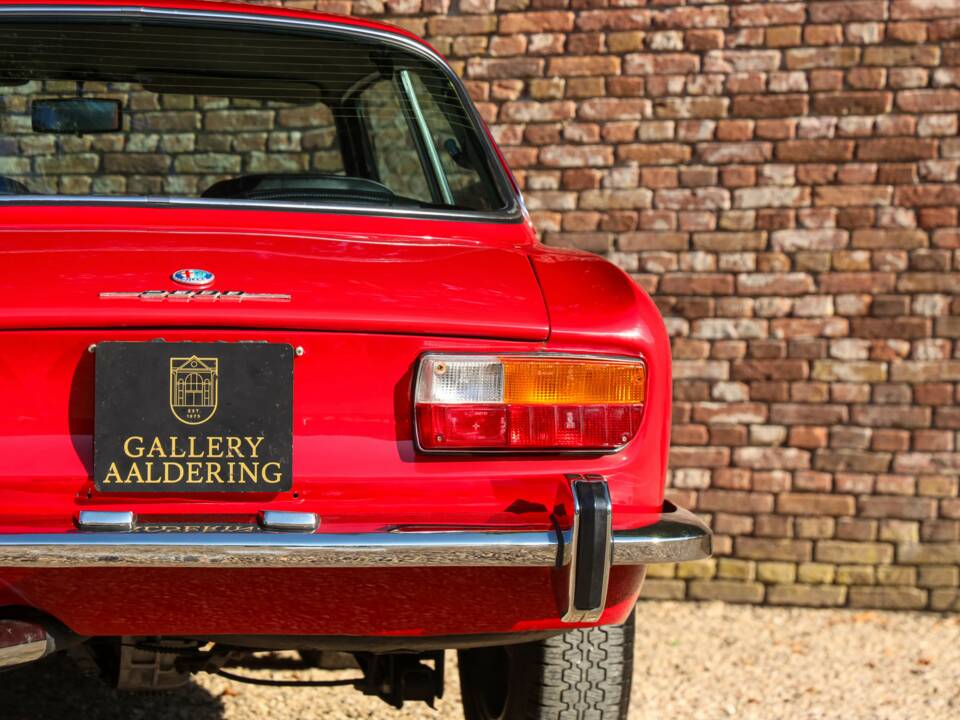 Imagen 24/50 de Alfa Romeo 2000 GT Veloce (1972)