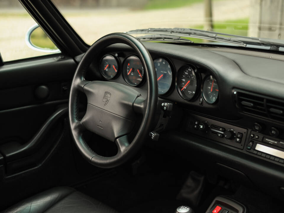 Image 63/90 de Porsche 911 Carrera 4S (1996)