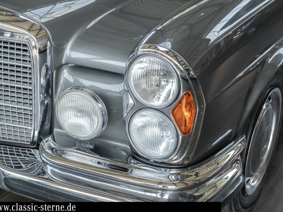 Image 10/15 of Mercedes-Benz 280 SE 3,5 (1970)