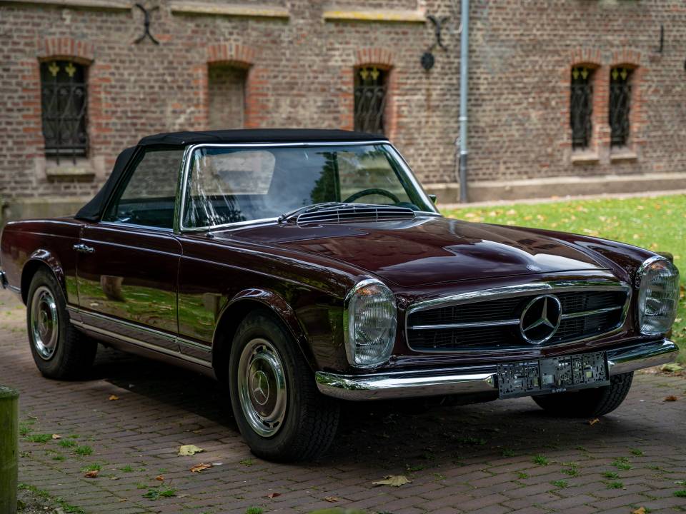 Immagine 9/59 di Mercedes-Benz 280 SL (1971)