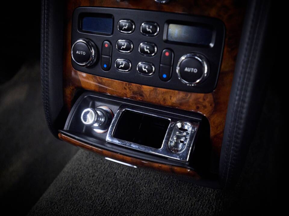 Image 46/100 of Bentley Continental Flying Spur (2008)