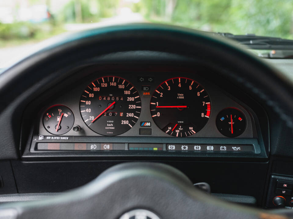 Image 11/50 of BMW M3 (1987)