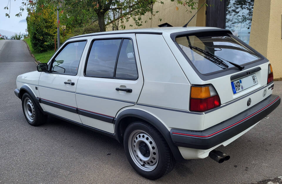 Immagine 3/14 di Volkswagen Golf Mk II GTi 16V 1.8 (1988)