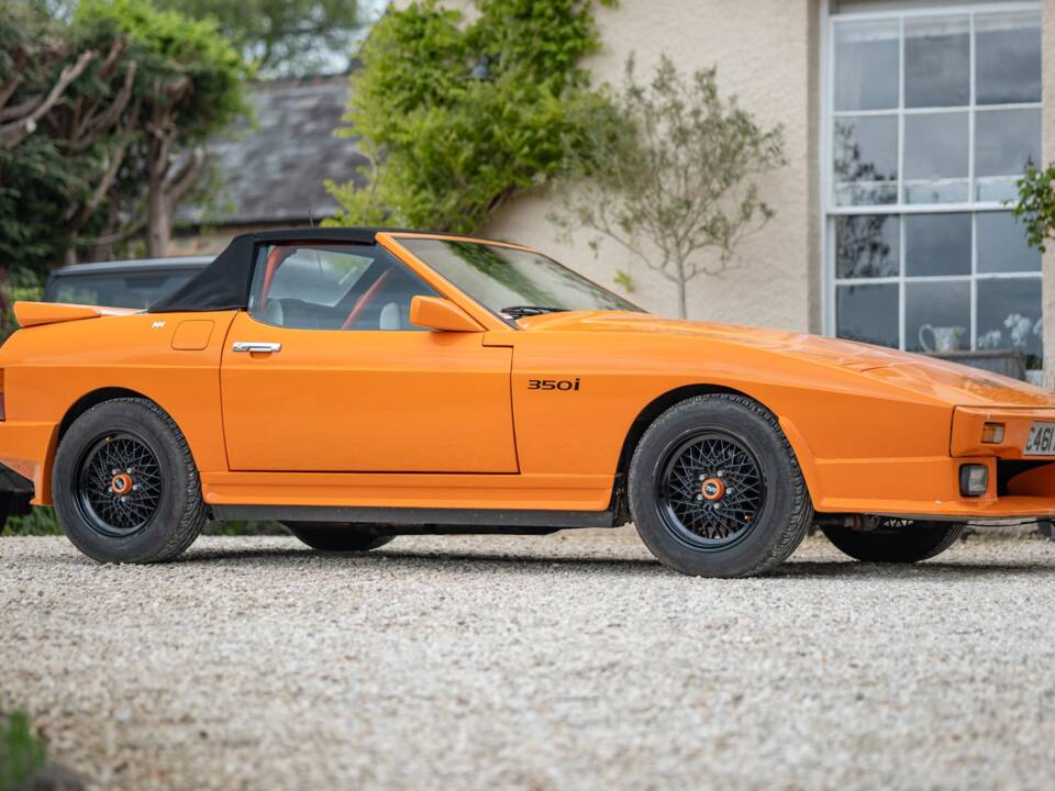 Image 2/50 of TVR Tasmin Series 1 (1985)