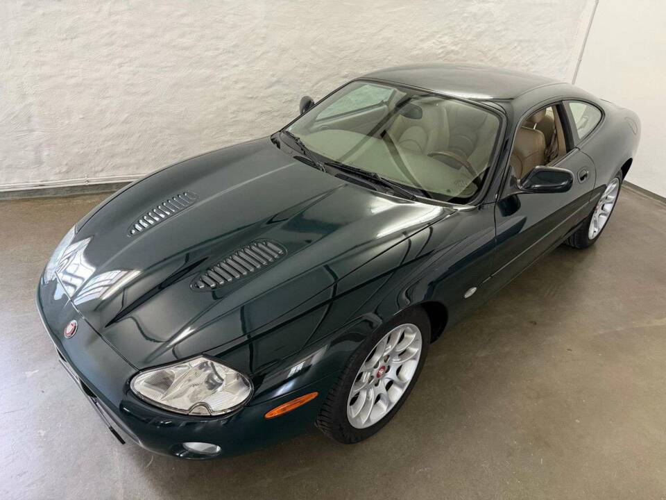 Image 5/26 of Jaguar XKR (2000)