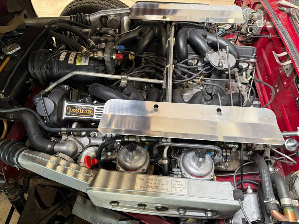 Imagen 12/14 de Jaguar E-Type V12 (1976)