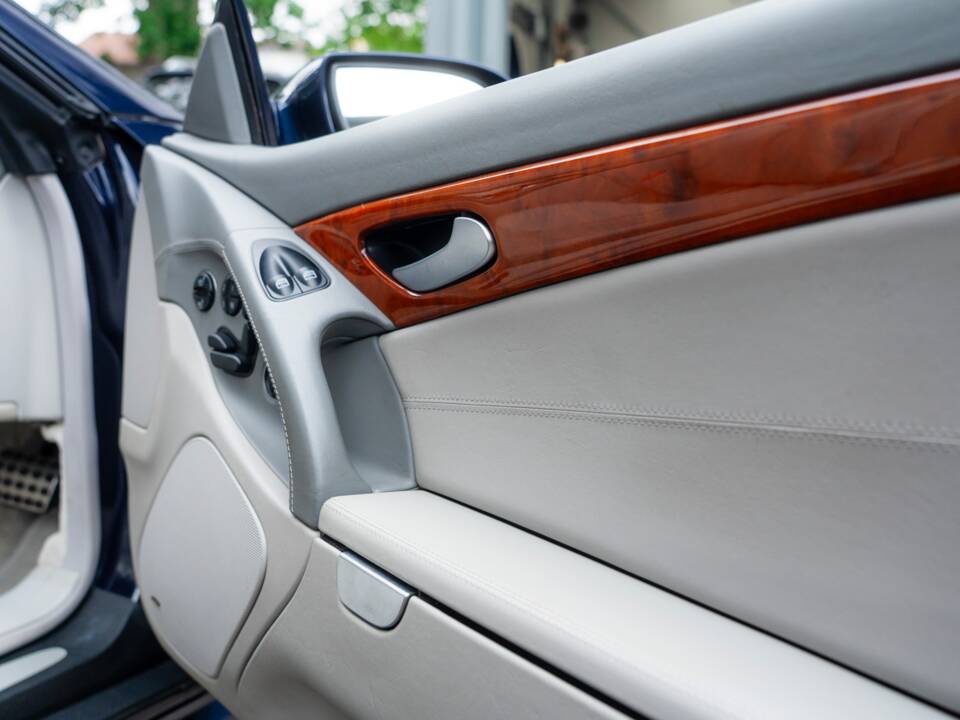 Image 45/56 de Mercedes-Benz SL 65 AMG (2004)
