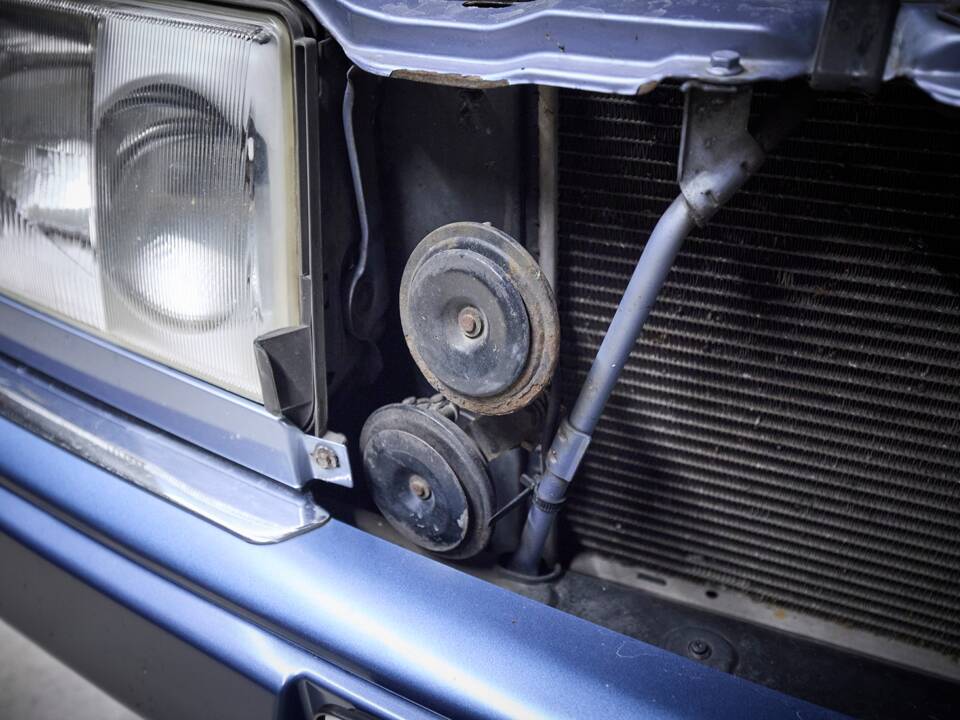 Image 89/100 of Mercedes-Benz 230 TE (1990)