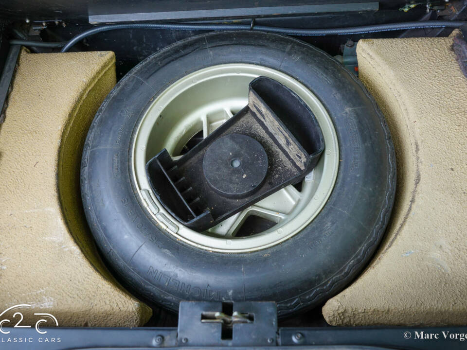 Image 72/80 of Ferrari 365 GTC&#x2F;4 (1972)