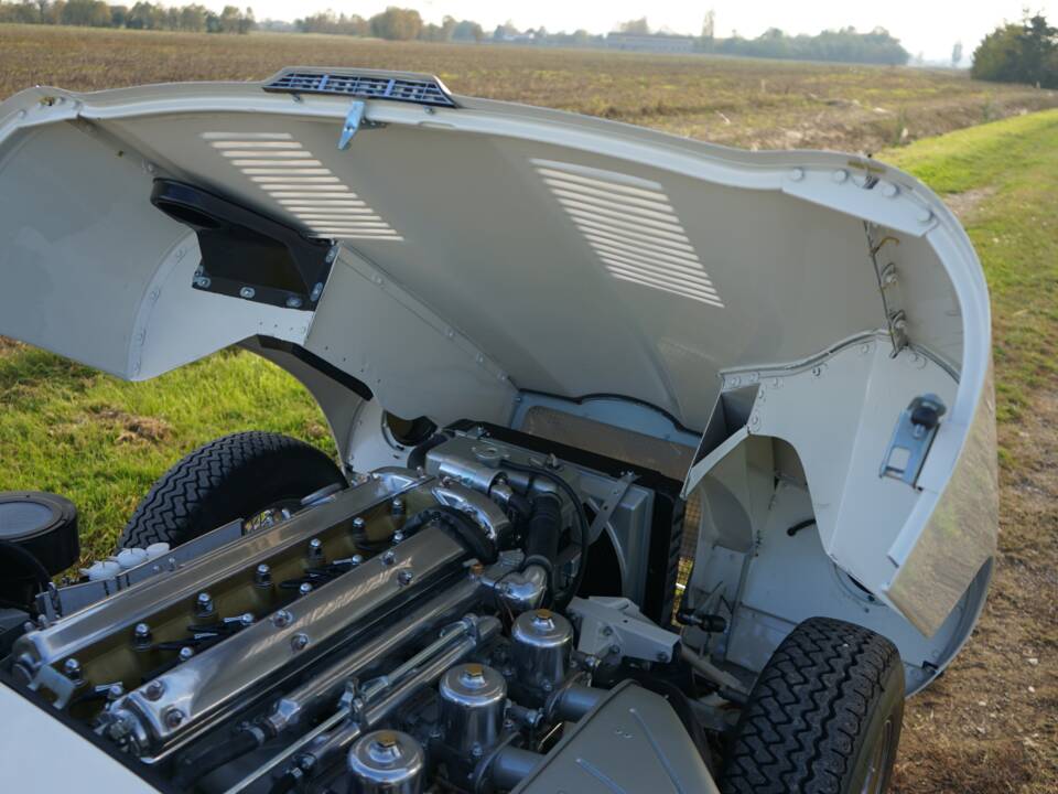 Bild 26/31 von Jaguar E-Type 3.8 (1962)