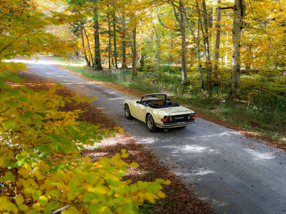 Bild 16/17 von Triumph TR 6 (1969)