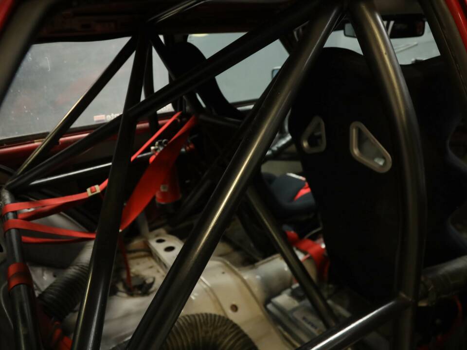 Image 29/50 de Alfa Romeo 75 3.0 V6 QV (1990)