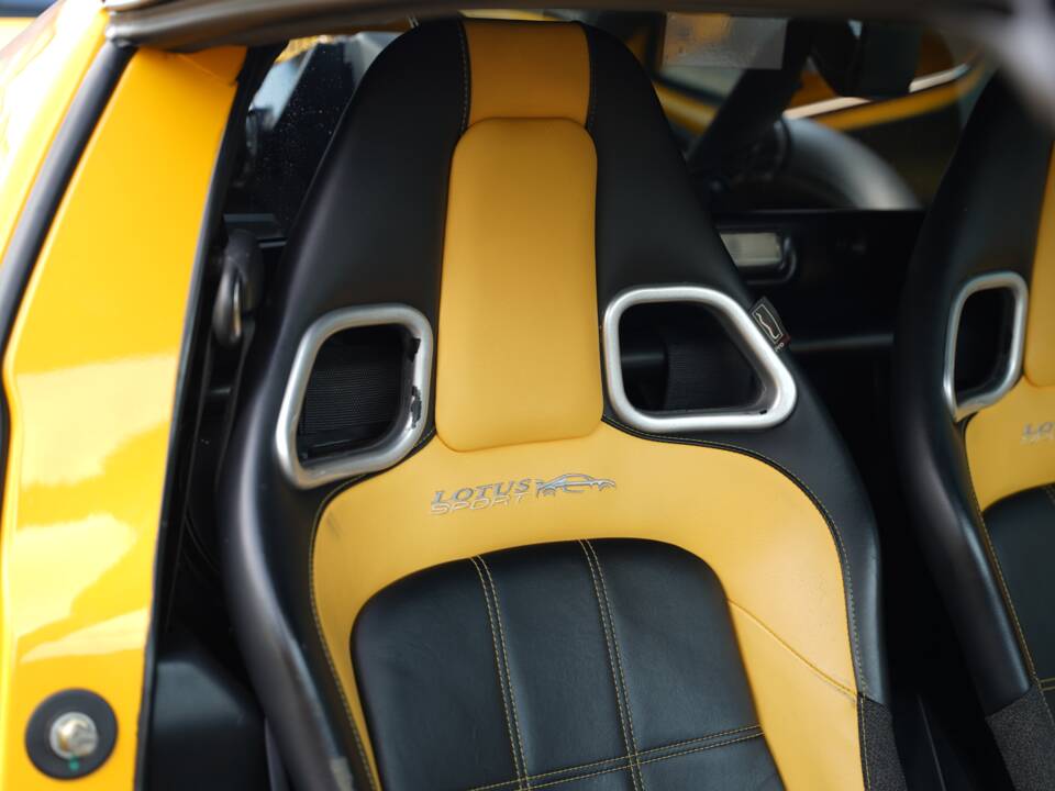Image 17/50 of Lotus Exige S 240 (2008)