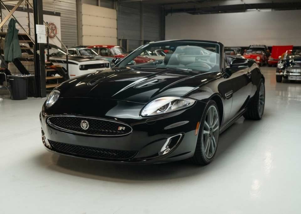 Image 31/50 of Jaguar XKR (2013)