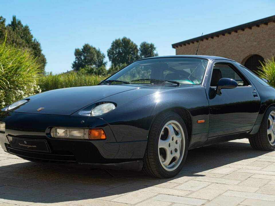 Afbeelding 2/50 van Porsche 928 GTS (1992)
