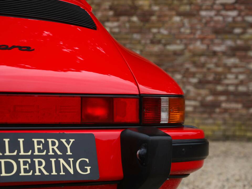Afbeelding 49/50 van Porsche 911 Carrera 3.2 (1988)