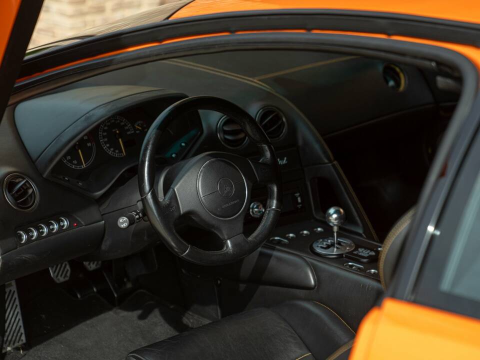 Image 36/50 of Lamborghini Murciélago (2003)