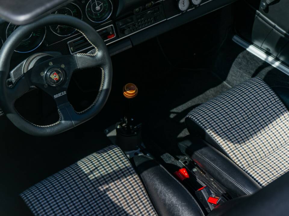 Imagen 7/41 de Porsche 911 Carrera 2.7 (1975)