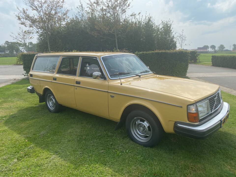 Image 4/11 of Volvo 245 (1979)