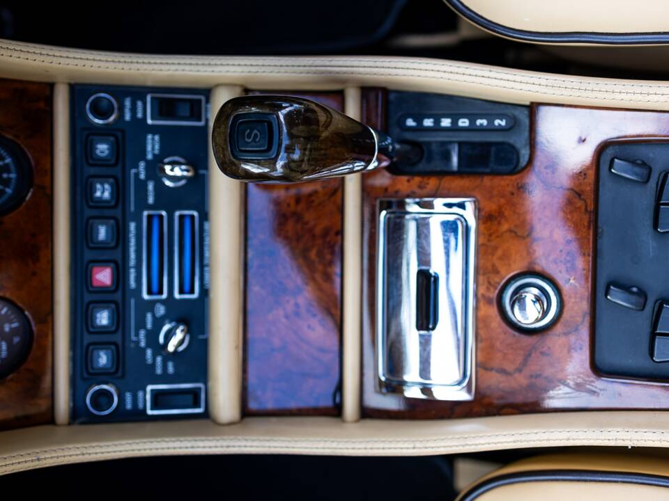 Bild 48/50 von Bentley Azure (1997)