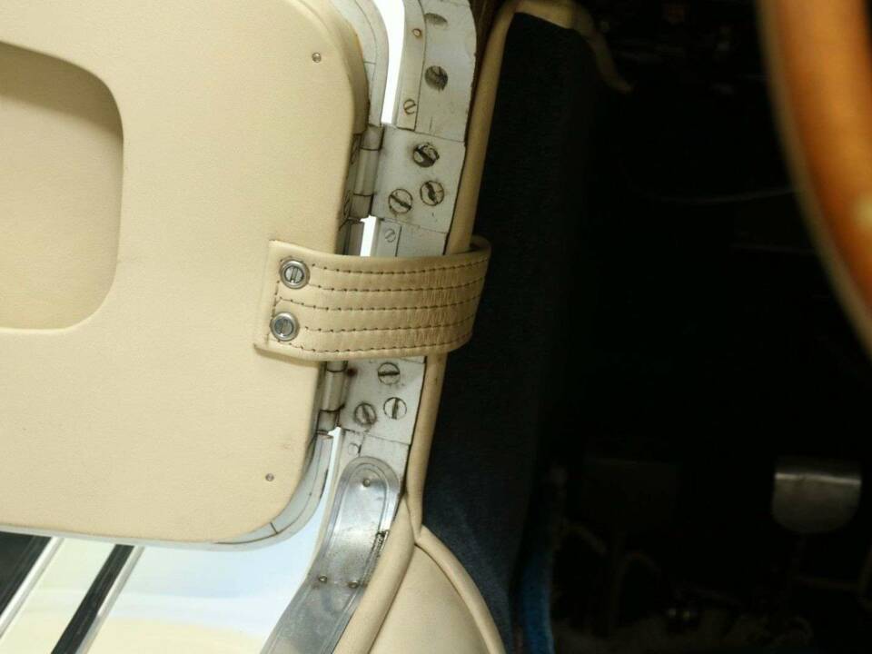 Image 11/50 of Morgan Plus 8 Inj. (1987)