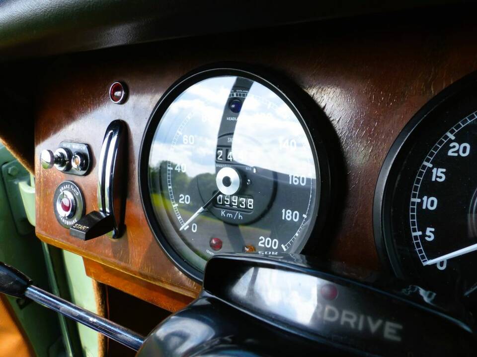 Daimler V8-250 Limousine grün 1967