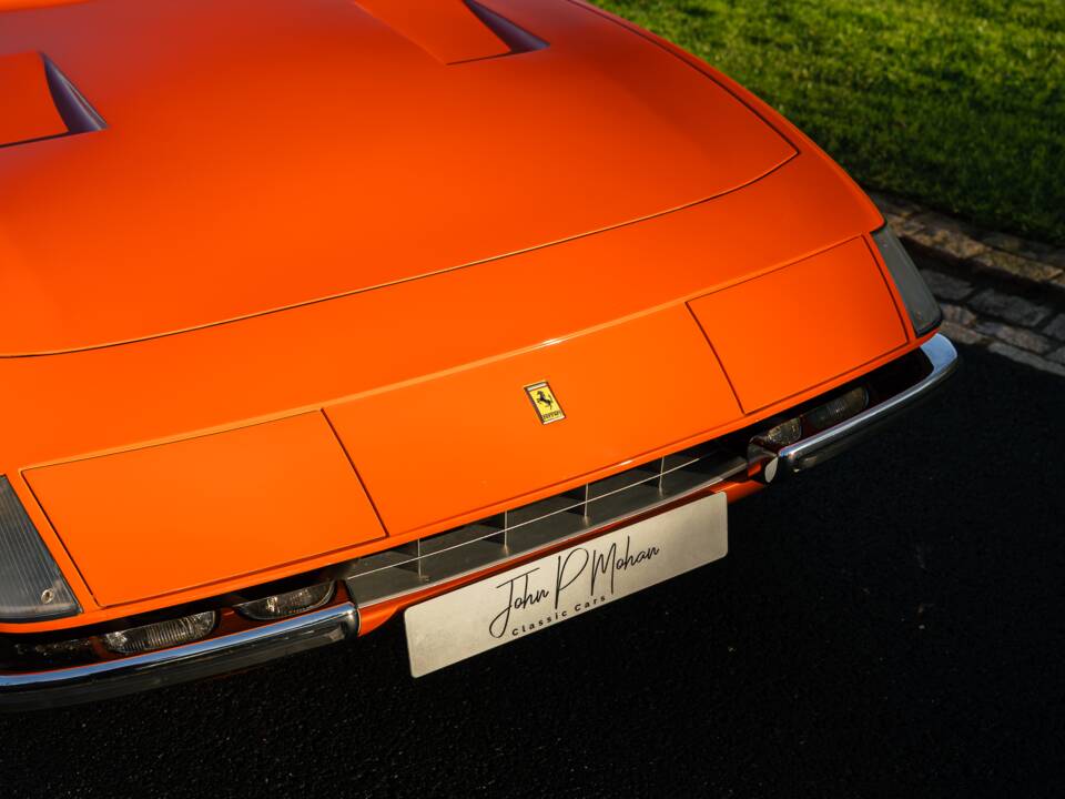 Image 15/74 of Ferrari 365 GTB/4 Daytona (1971)