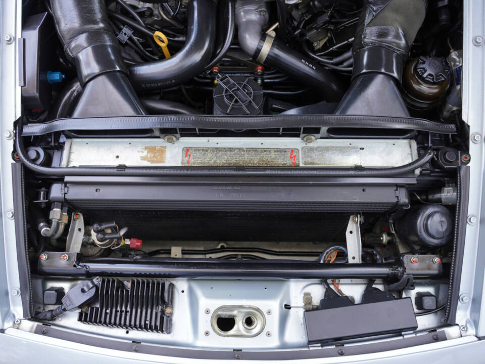 Immagine 21/50 di Porsche 928 GTS (1993)